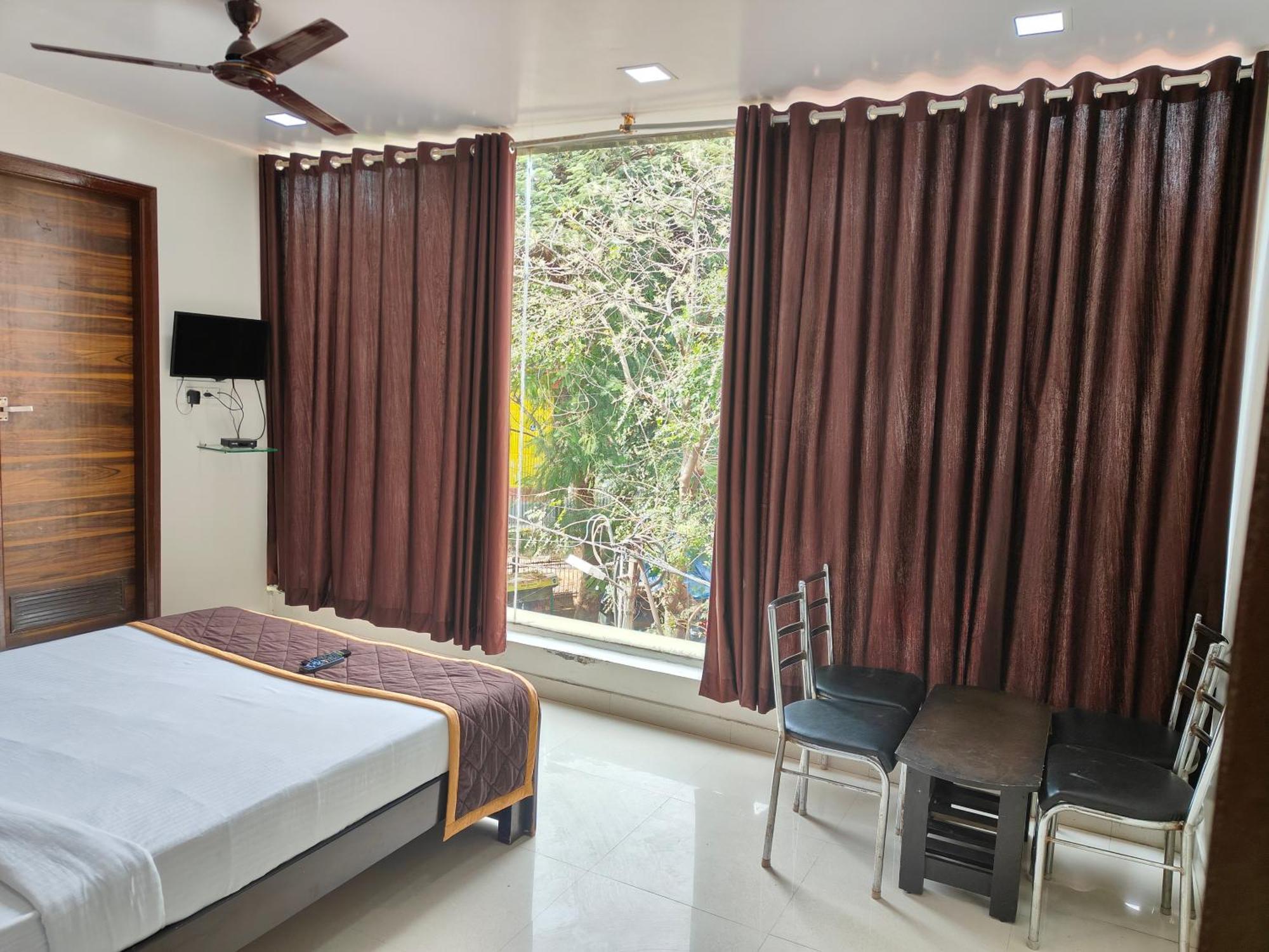Hotel Golden Arch Bangalore Exterior photo